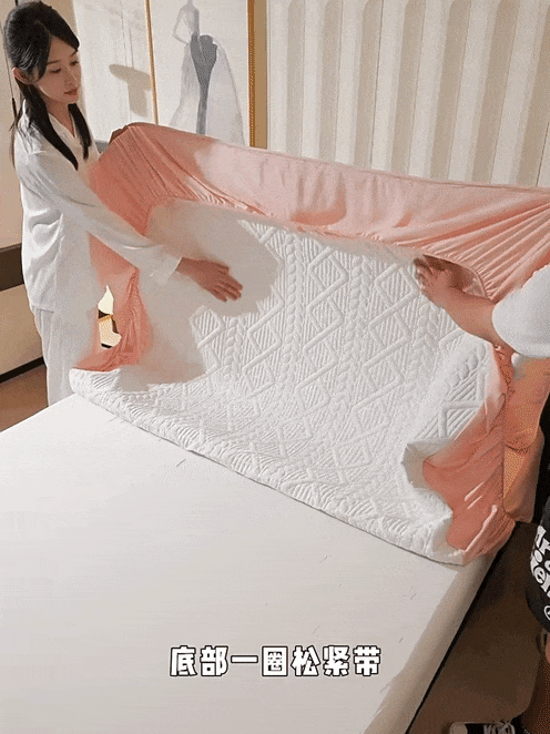 1764429958428741.gif